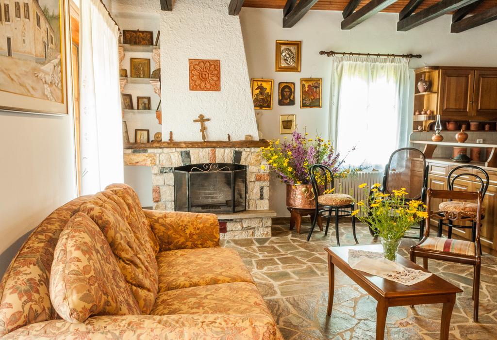 Pontinos Villa Miloi  Room photo